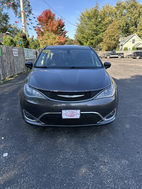 2017 Chrysler Pacifica Touring Plus