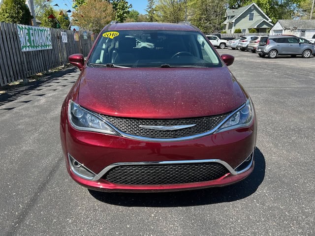2018 Chrysler Pacifica Touring L's photo