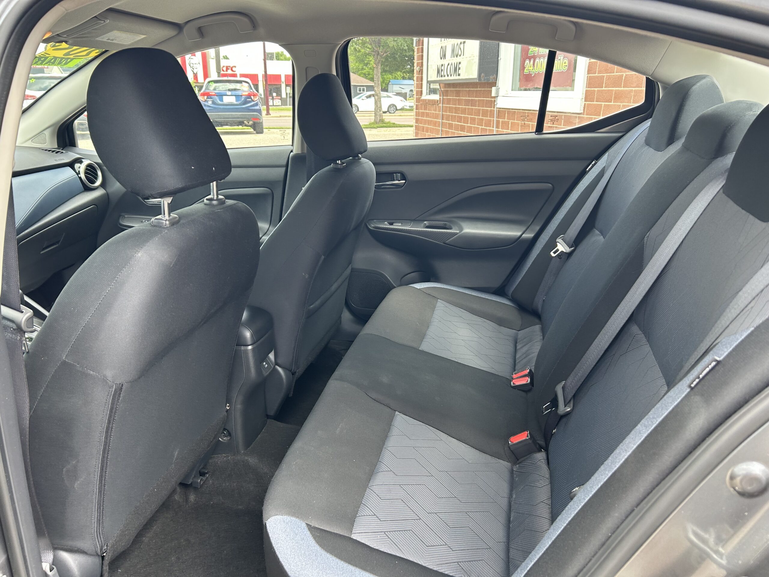 2025 Nissan Versa Sedan SV - Photo 7