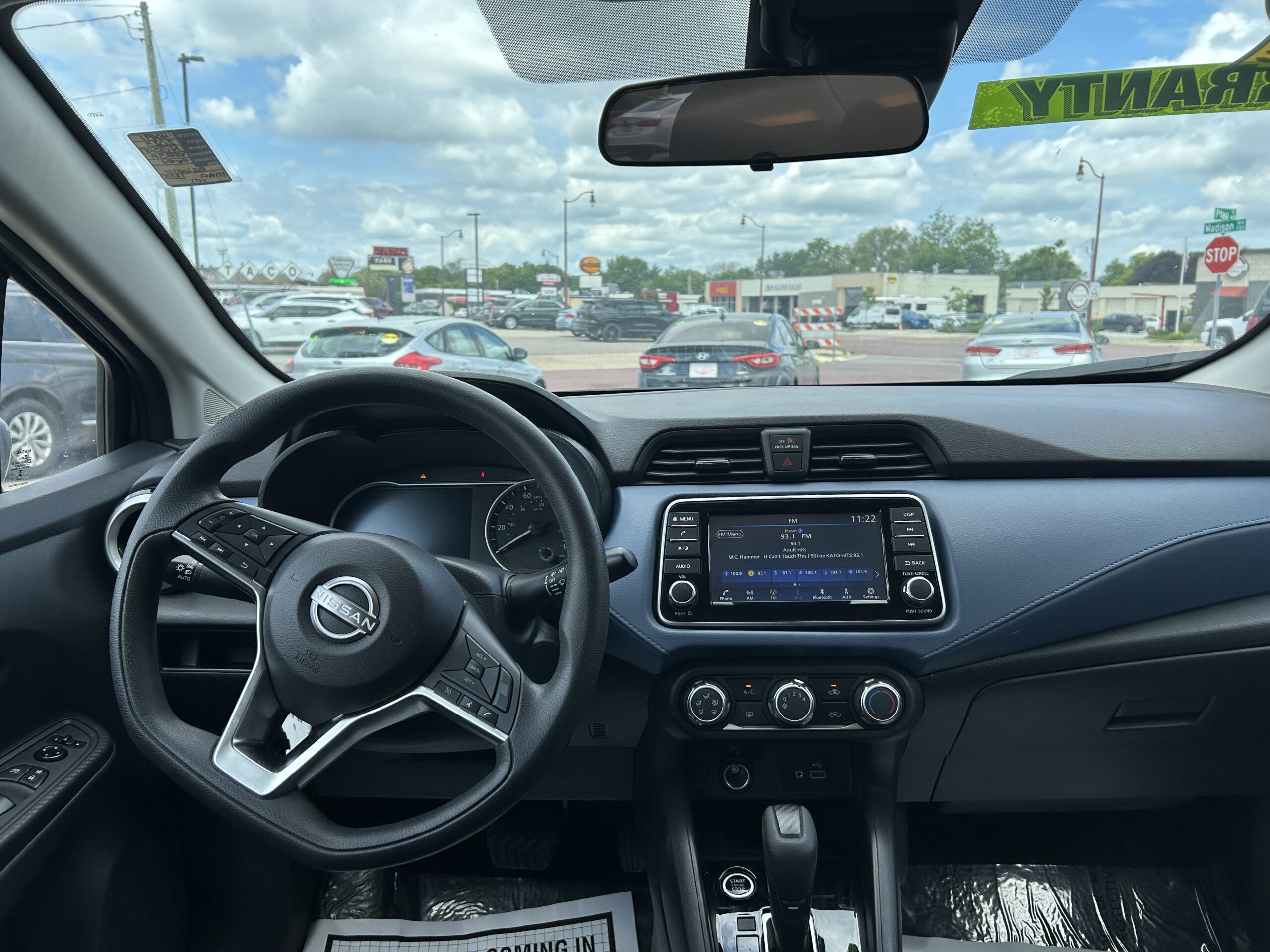 2025 Nissan Versa Sedan SV - Photo 6