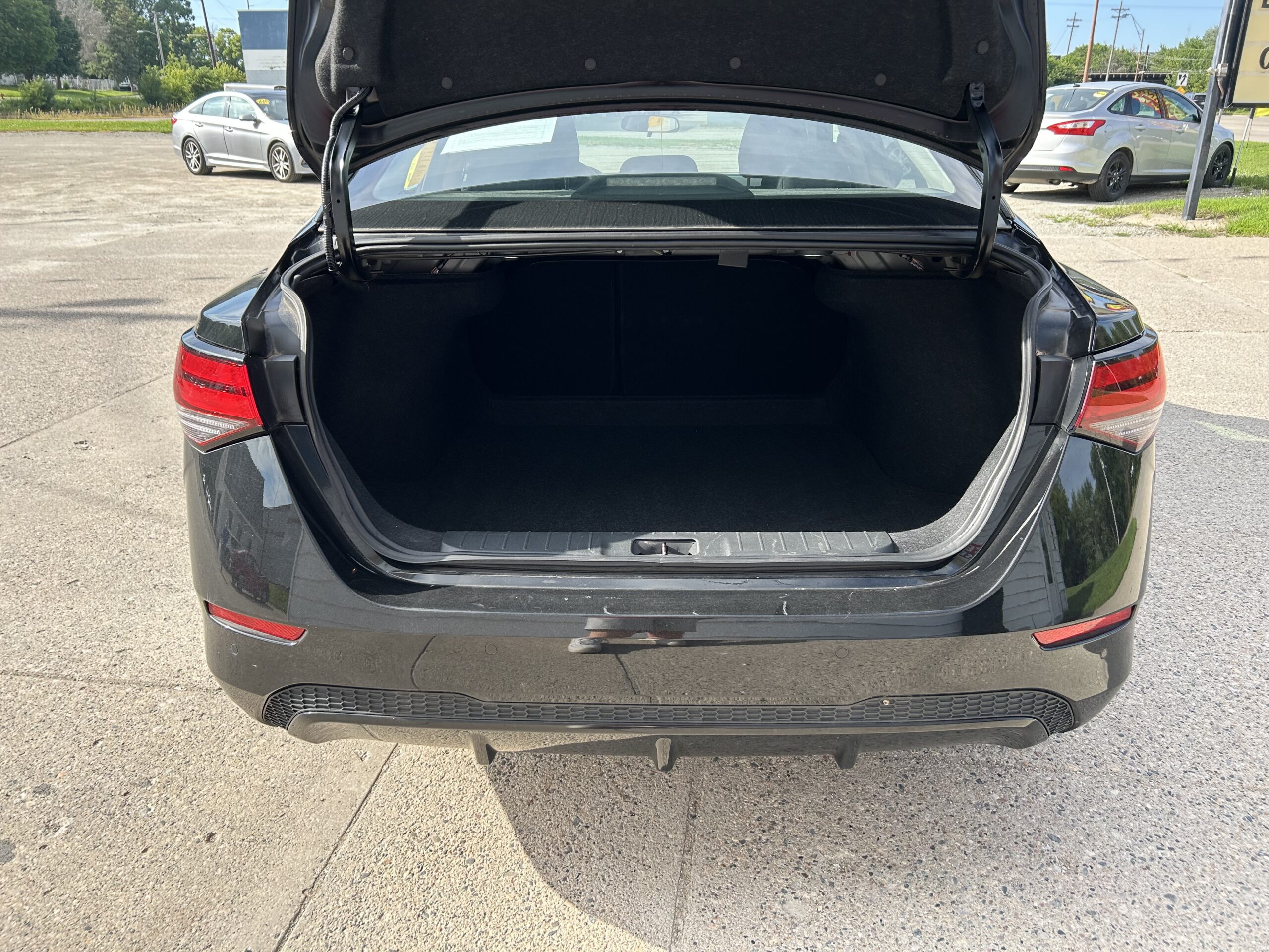 2025 Nissan Sentra S - Photo 9