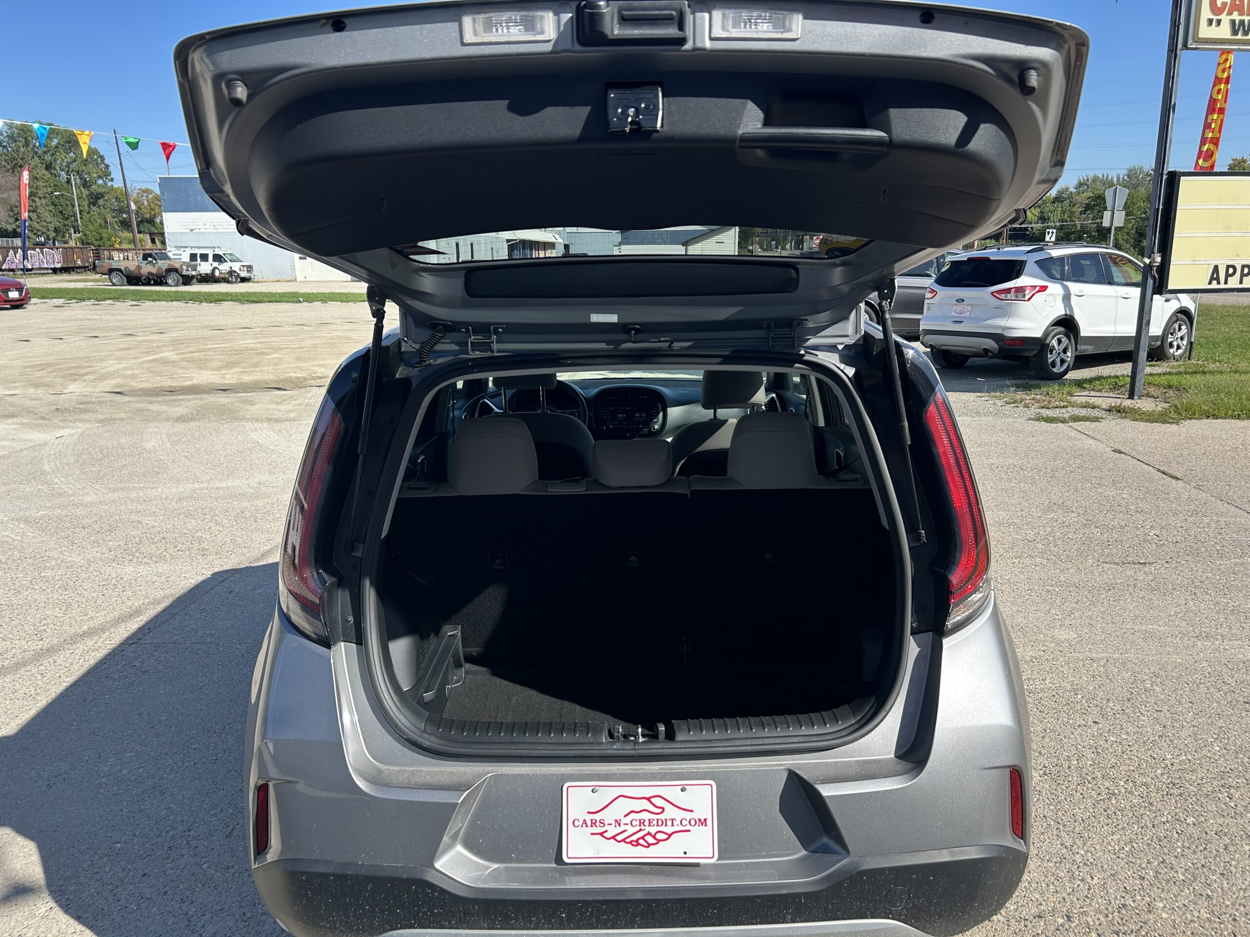 2025 Kia Soul LX - Photo 10