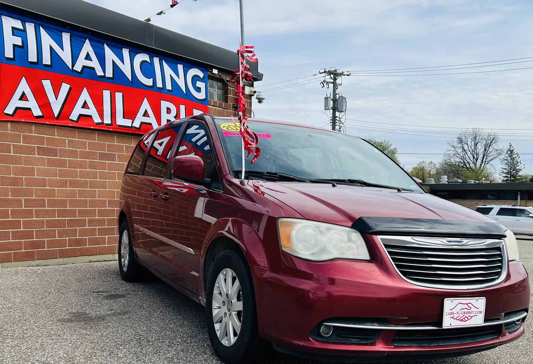 2014 Chrysler Town & Country Touring's photo