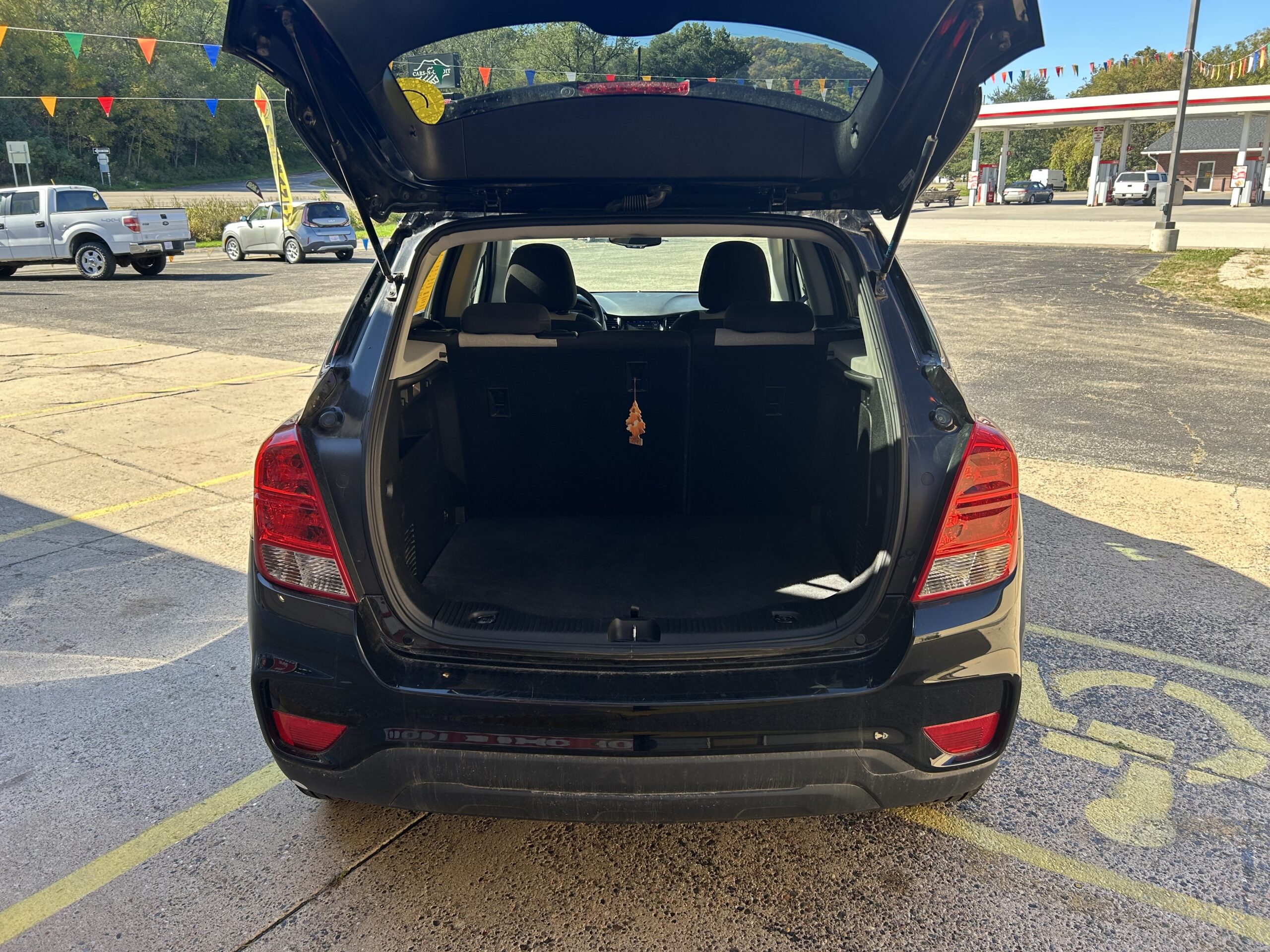 2020 Chevrolet Trax LS - Photo 10